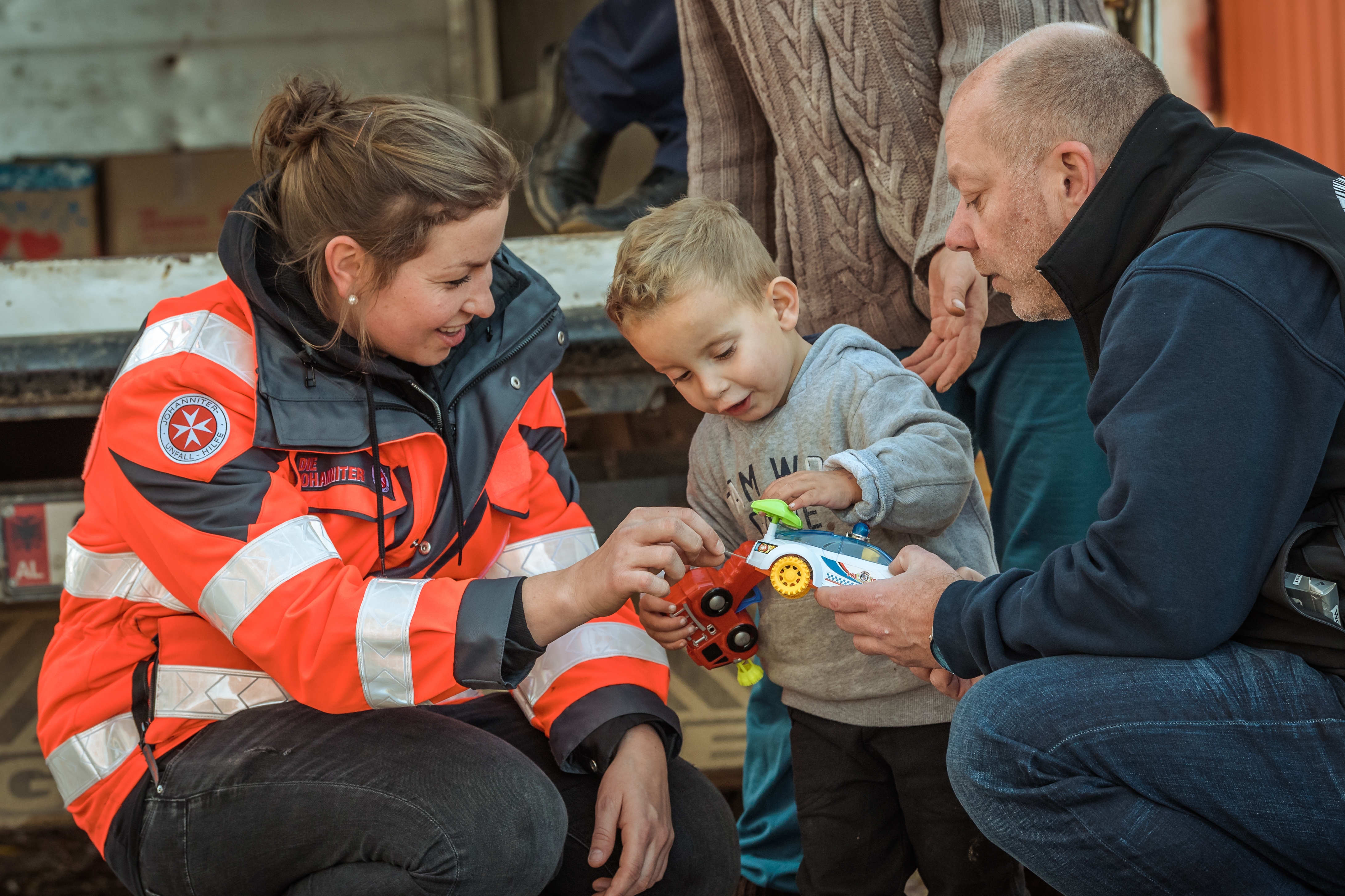 WT18_KonvoiAlbanien_Paketübergaben_28122018_MarionMartin